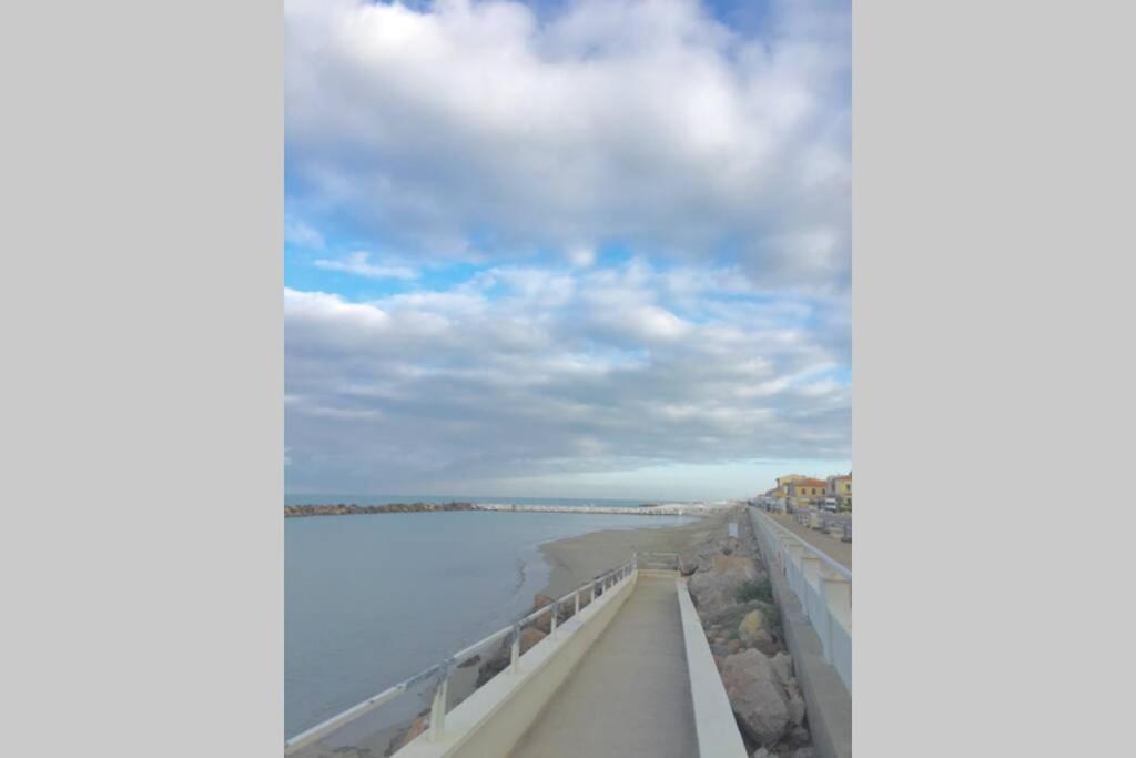 Ferienwohnung Bilocale Sul Mare Marina Di Pisa Exterior foto